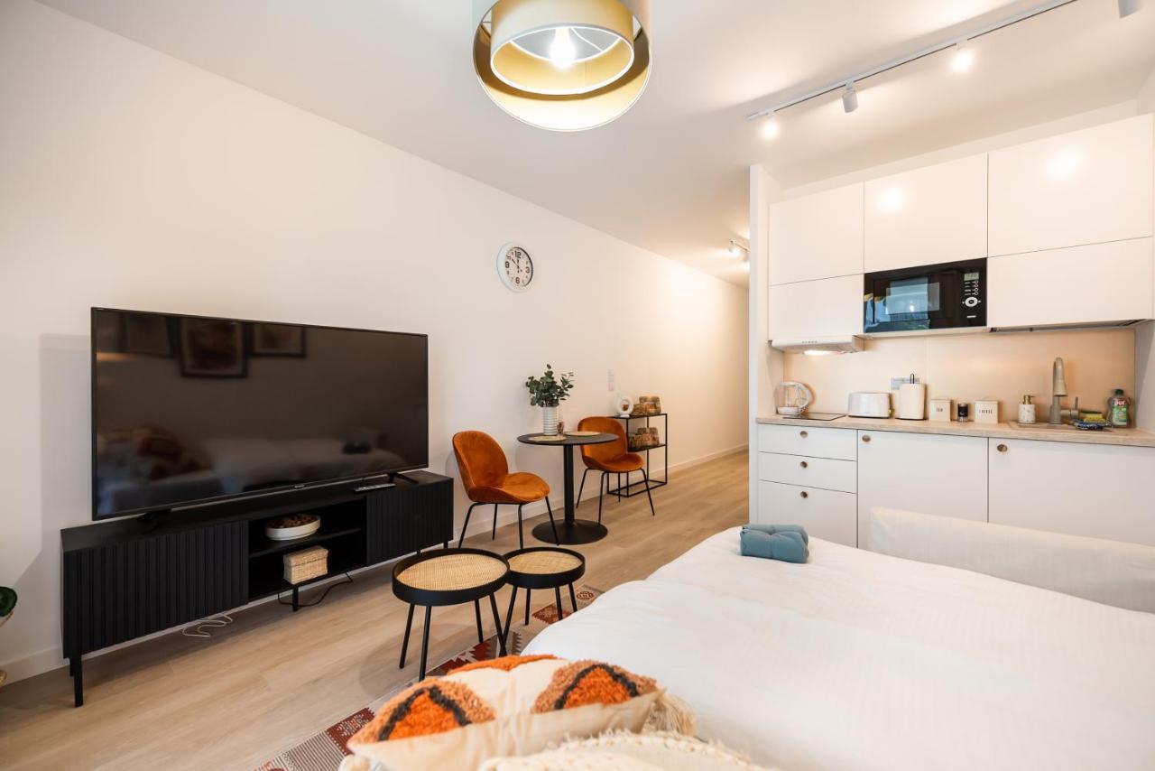 Wola Cosy White Apartment Varsóvia Exterior foto