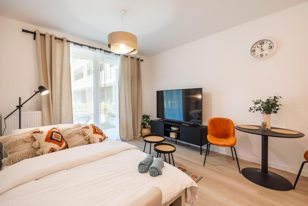 Wola Cosy White Apartment Varsóvia Exterior foto